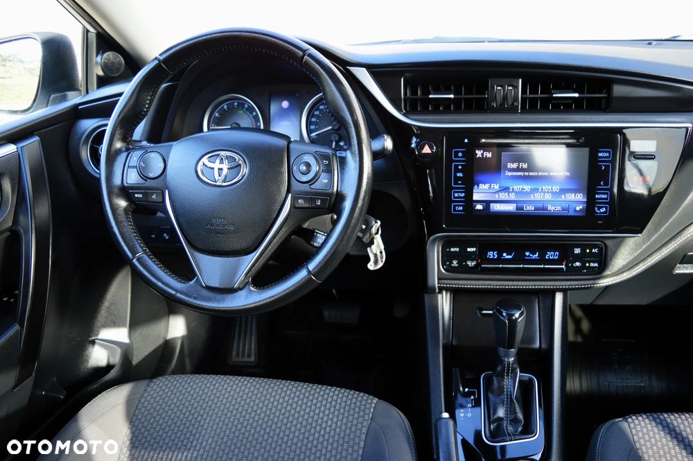 Toyota Corolla 1.6 Prestige MS - 9
