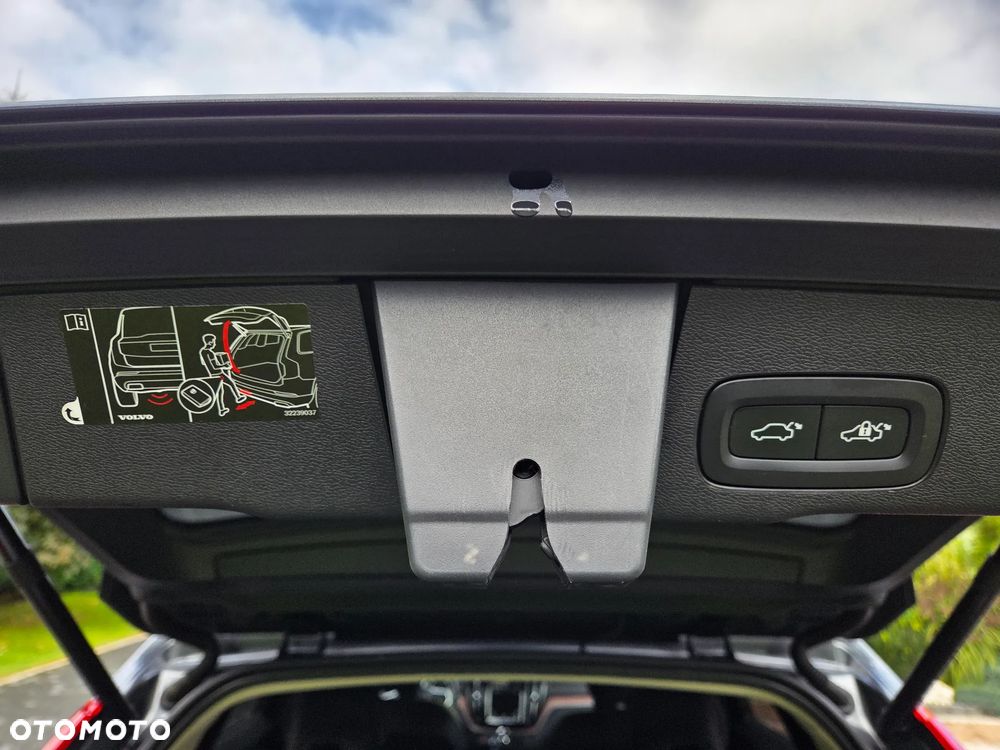 Volvo XC 60 D4 Momentum Pro - 35