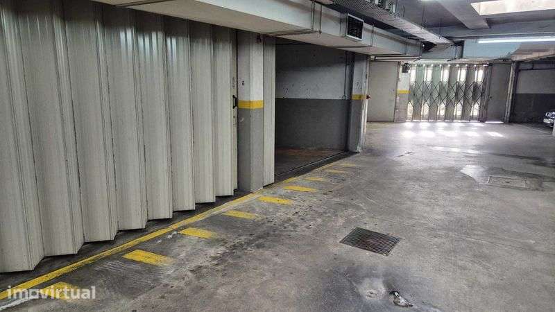 Garagem 24m2, centro Gondomar
