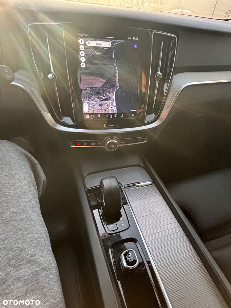 Volvo V60 B4 B Plus Dark - 9