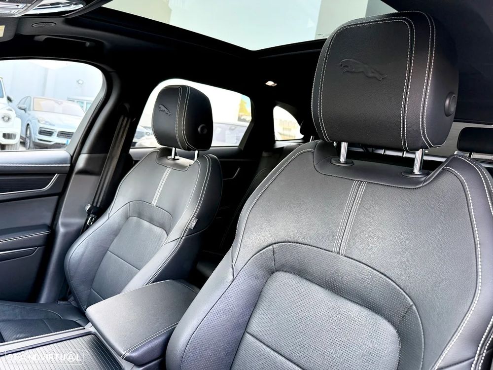 Jaguar F-Pace P250 AWD R-Dynamic S - 25