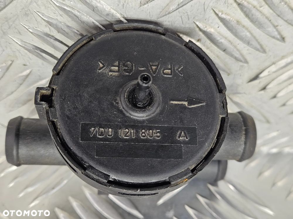 VW TOUAREG 7P 10-18R POMPKA ZAWOR OBIEGU WODY 7D0121805A 7D0121805 A - 4