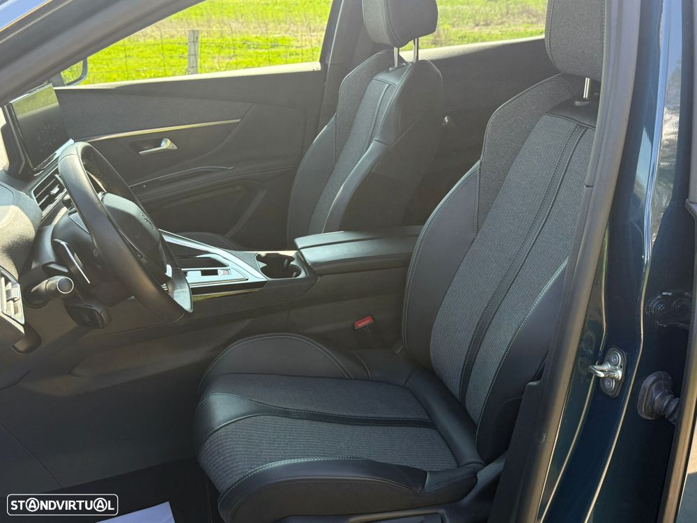 Peugeot 3008 1.5 BlueHDi Allure EAT8 - 42