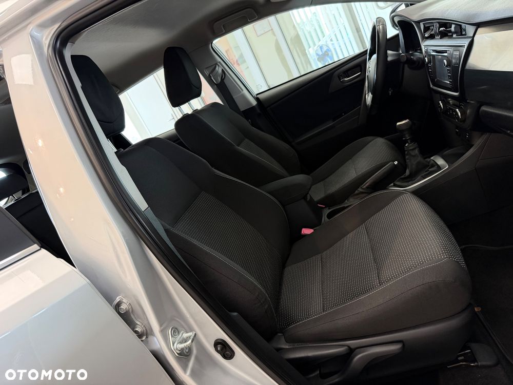 Toyota Auris - 34