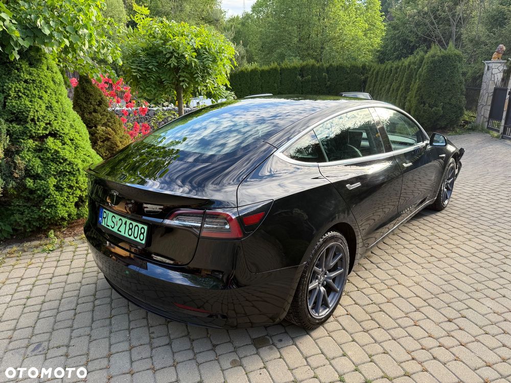 Tesla Model 3 - 5
