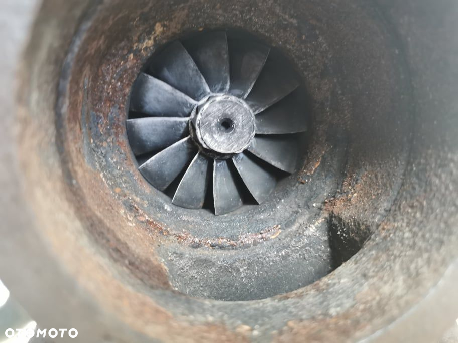 Turbo silnika Cummins 6CTAA {Holset HX40W} - 9