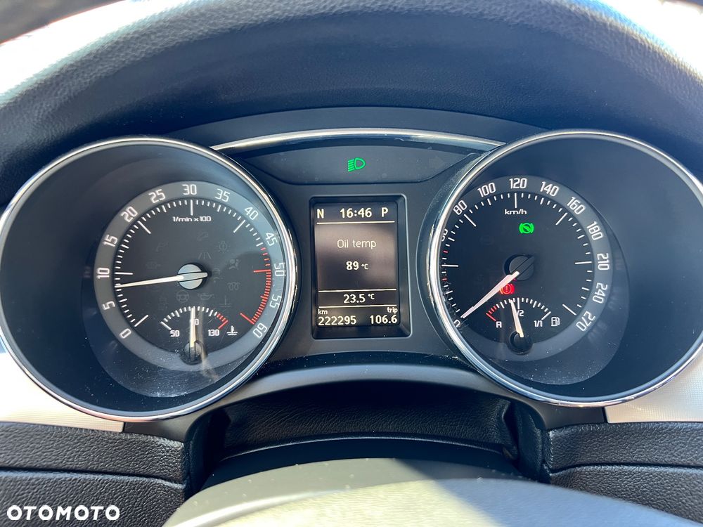 Skoda Superb 2.0 TDI Elegance DSG - 14