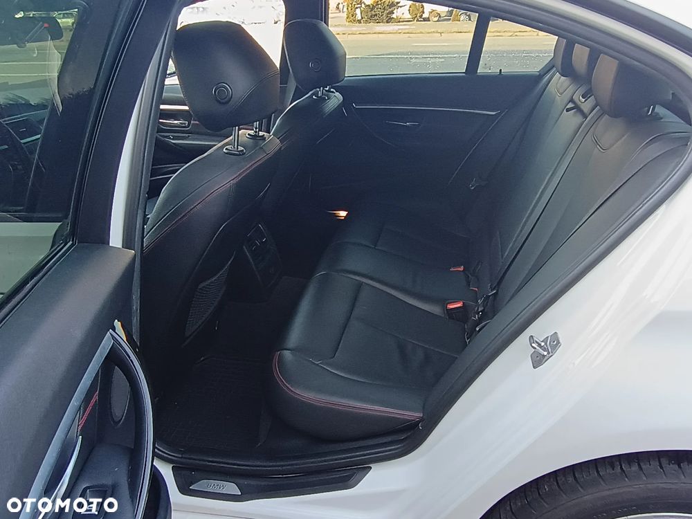 BMW Seria 3 328i xDrive Sport-Aut - 14