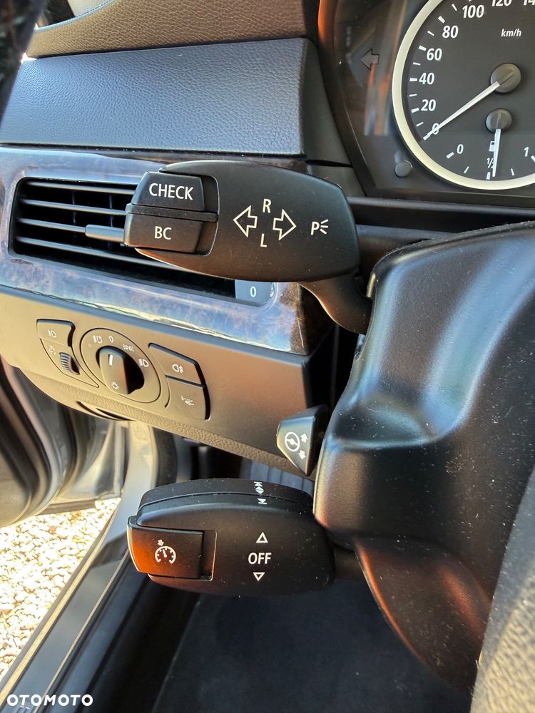 BMW Seria 5 545i - 30