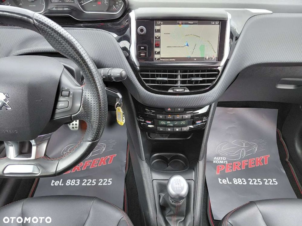 Peugeot 208 - 22