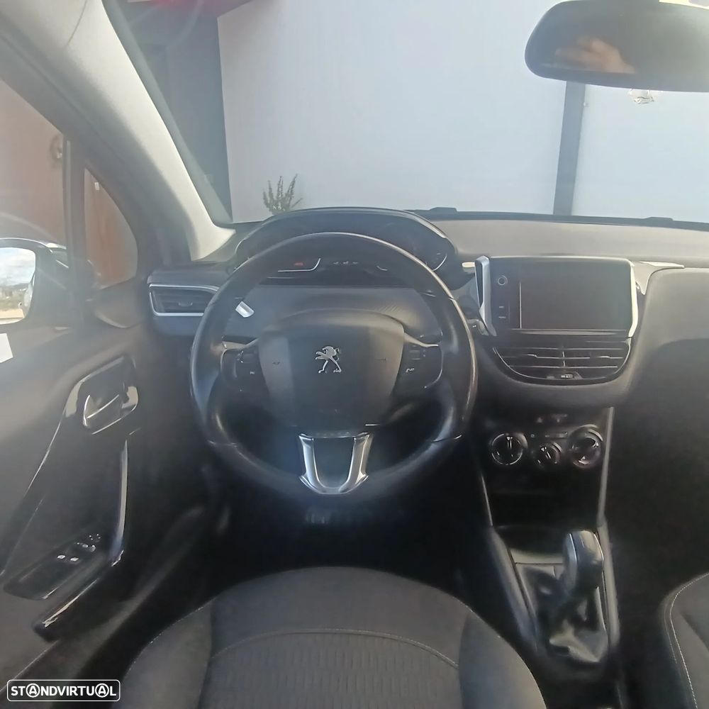 Peugeot 208 1.2 PureTech Style - 15