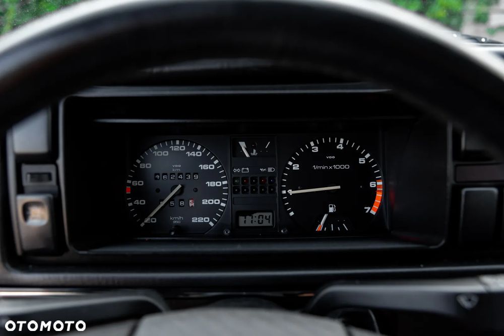 Volkswagen Golf - 27
