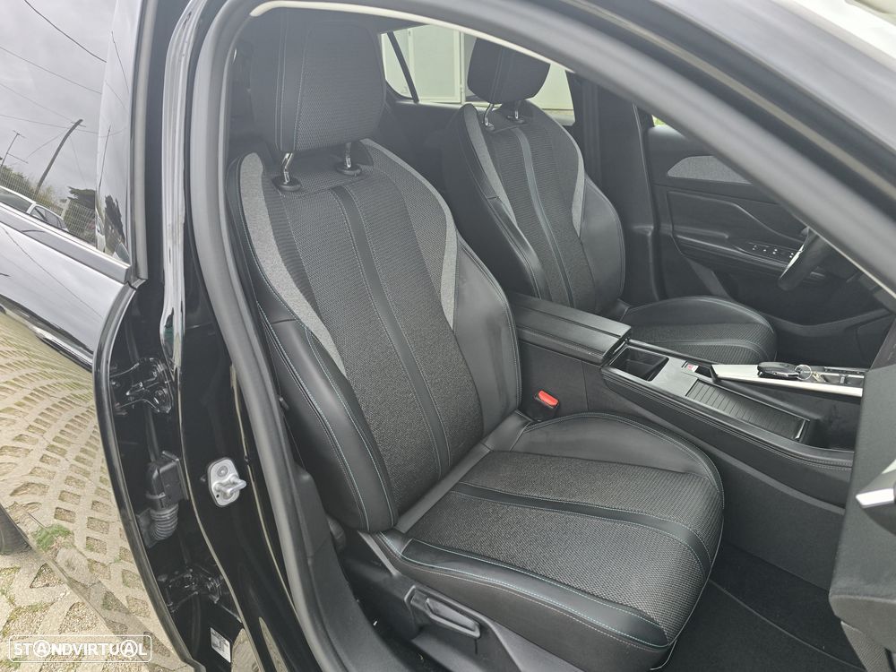 Peugeot 308 PureTech 130 EAT8 Allure - 22