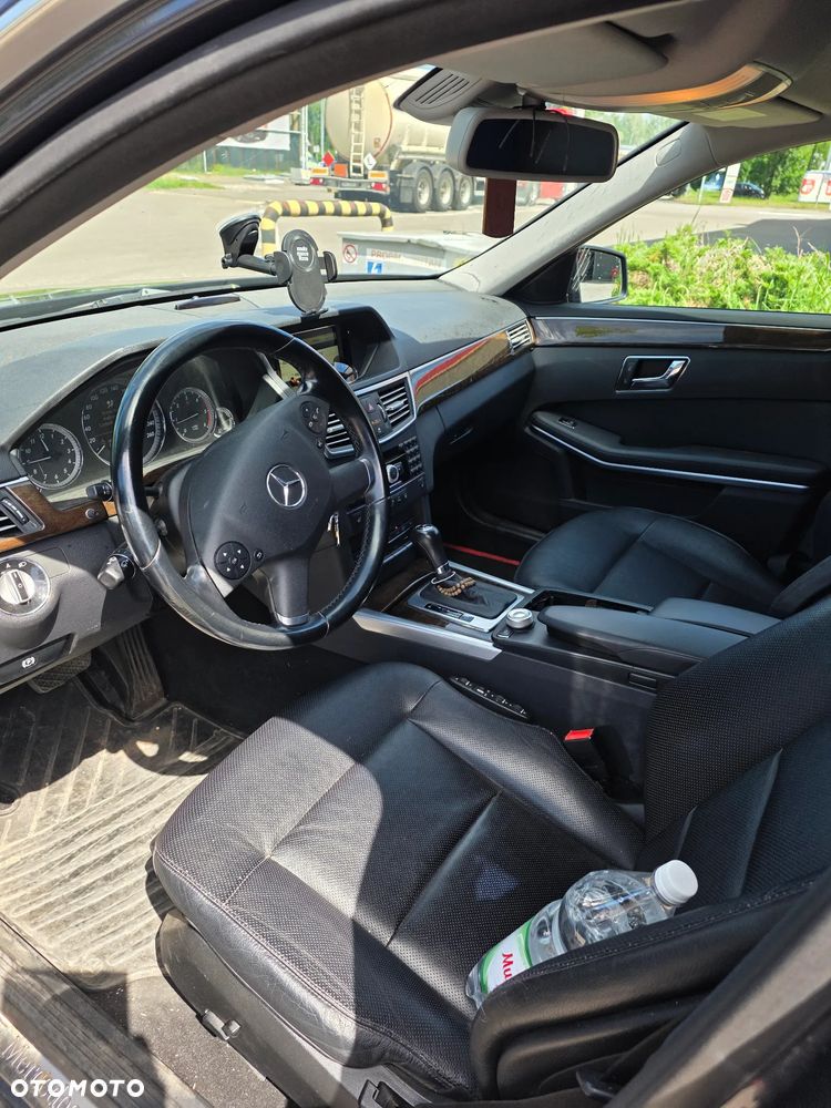 Mercedes-Benz E-Class 2010 photo 3