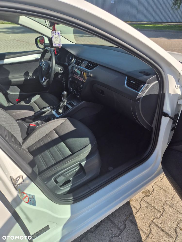 Skoda Octavia 1.6 TDI Active - 9