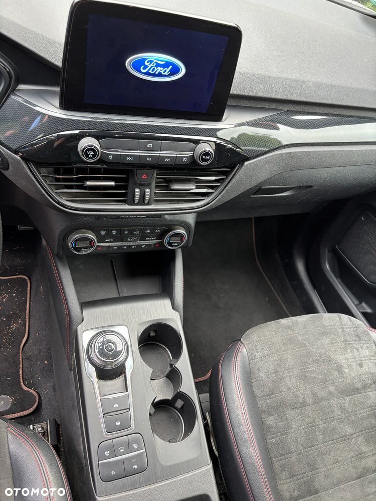 Ford Kuga 2.5P PHEV FWD ST-Line X - 17