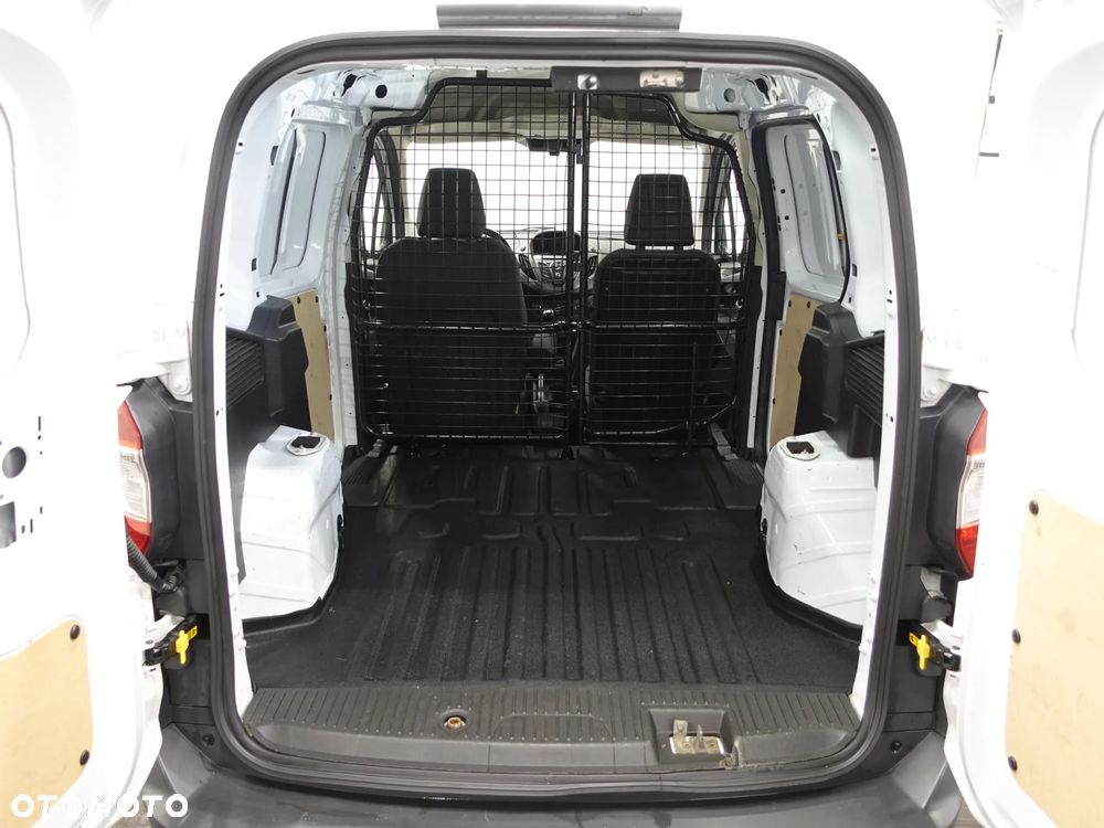 Ford Transit COURIER - 23