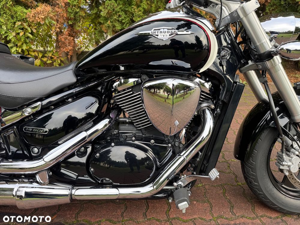 Suzuki Intruder - 8