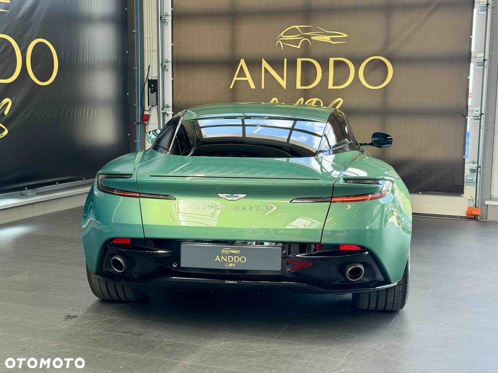 Aston Martin DB12 - 13