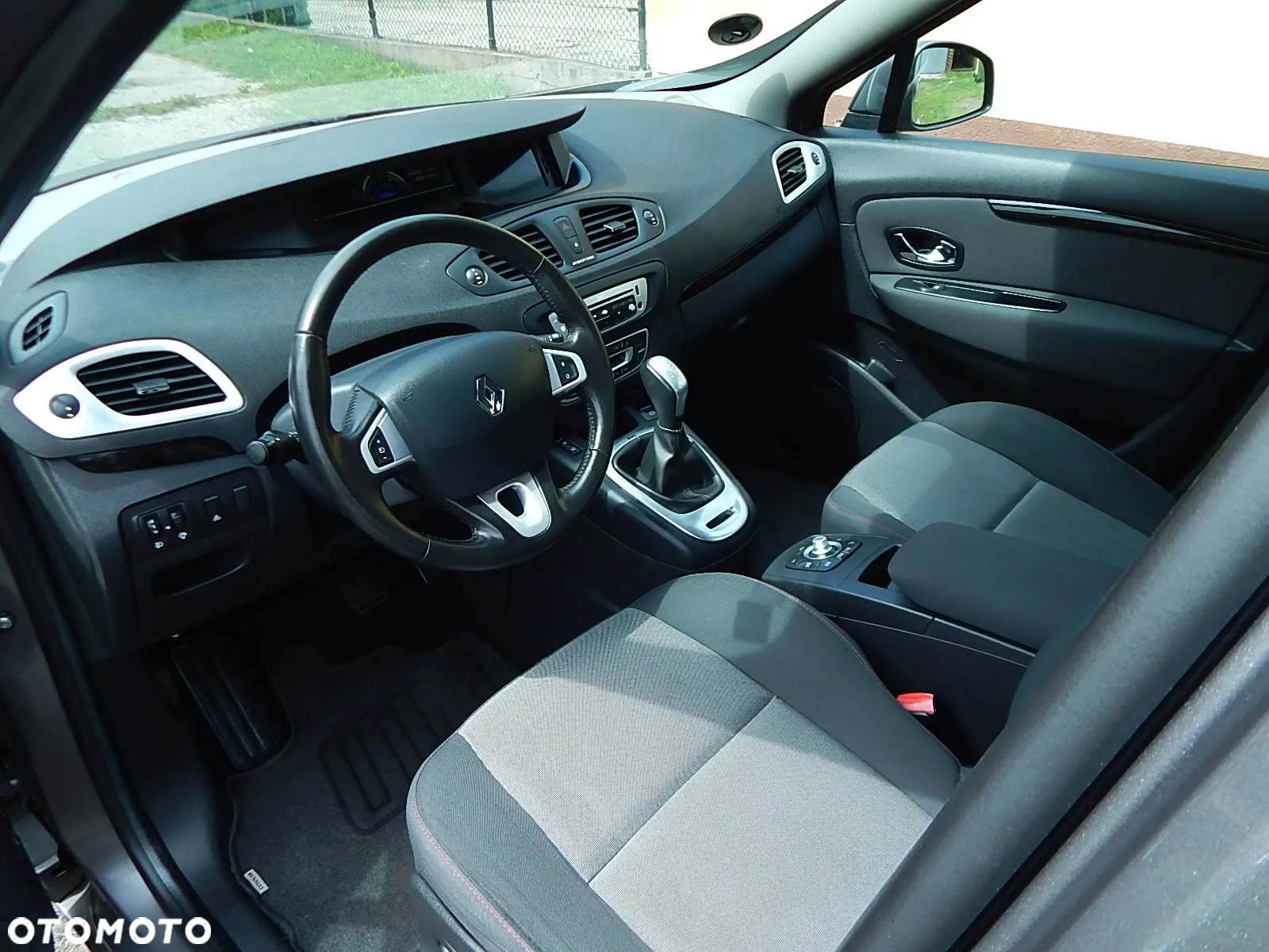 Renault Scenic 1.5dCi TomTom Edition EDC - 14