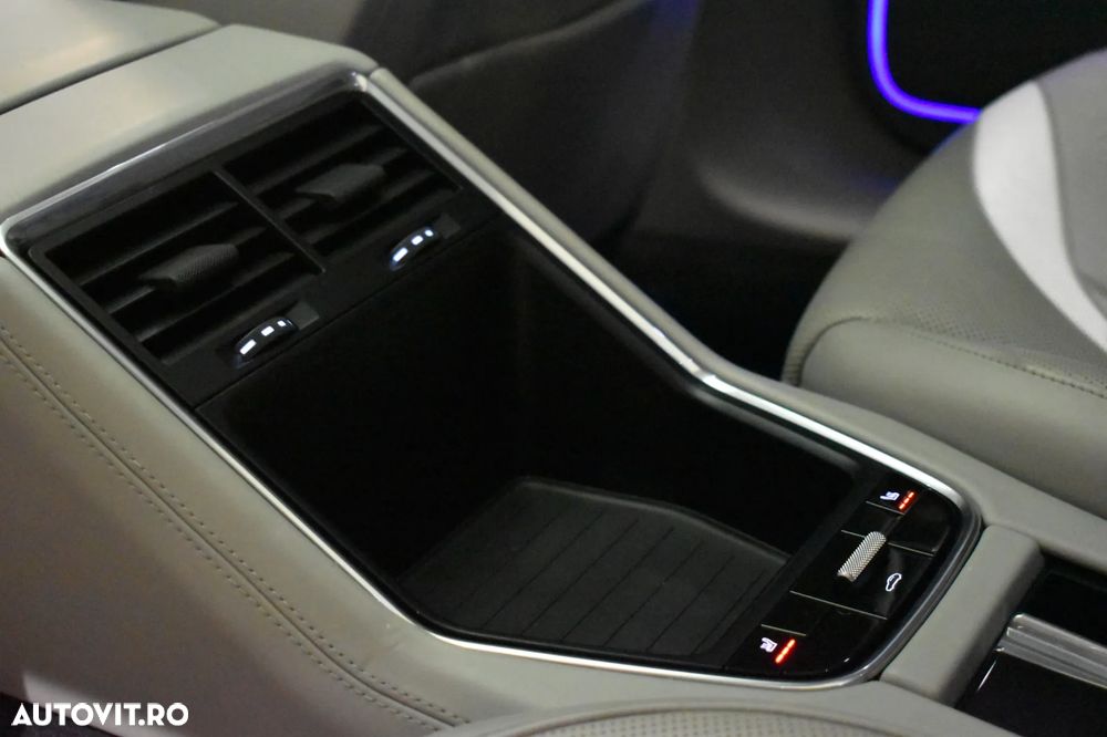 Porsche Panamera 4 - 18