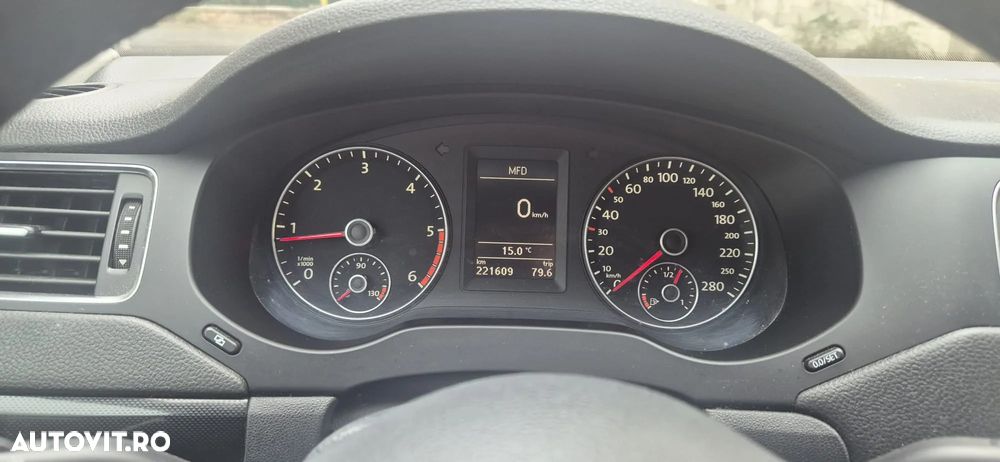 Volkswagen Jetta - 13