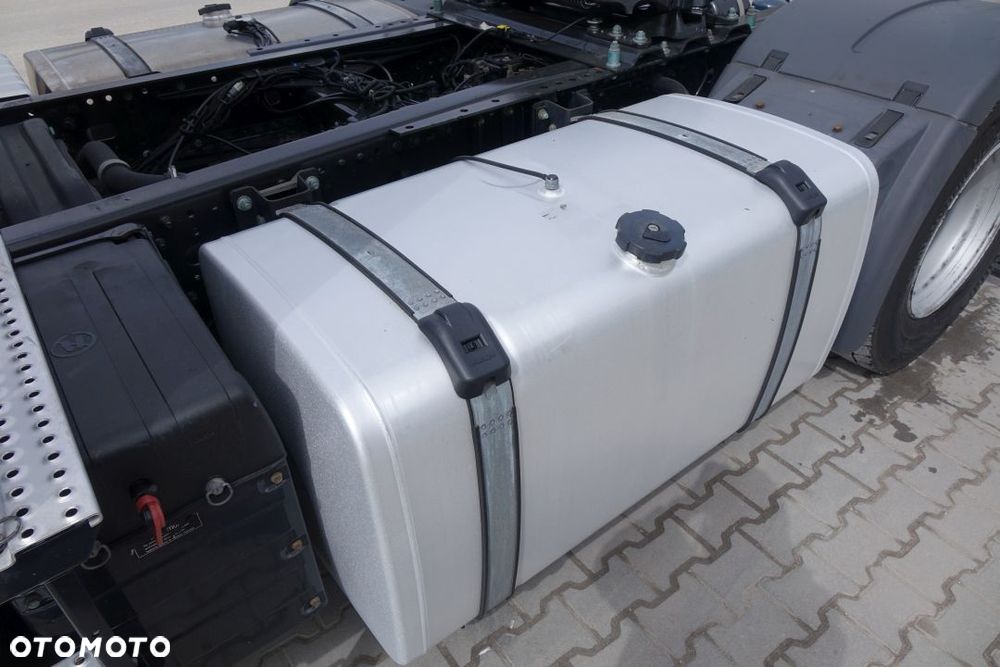 MAN TGX 18.470 4x2 BLS / XLX / STANDARD / EURO 6 / AUTOMAT / RETARDER / KLIMATYZACJA POSTOJOWA / LODÓWKA / 2 ZBIORNIKI - 13