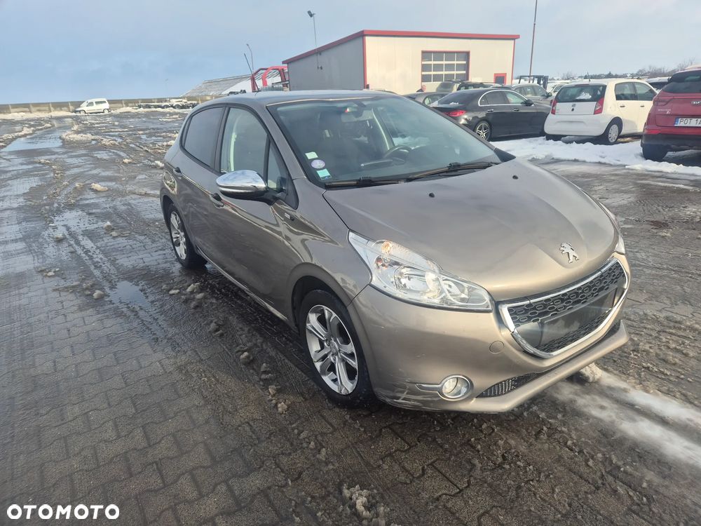 Peugeot 208 82 PureTech Style - 3