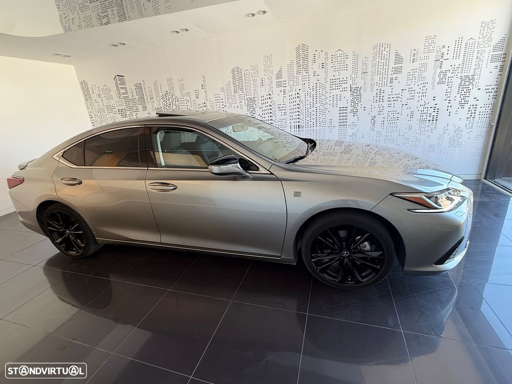 Lexus ES 300h Sport - 7