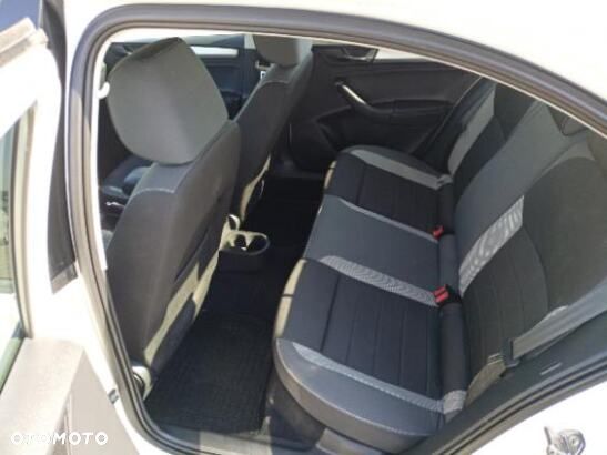 Skoda RAPID 1.0 TSI Ambition - 6