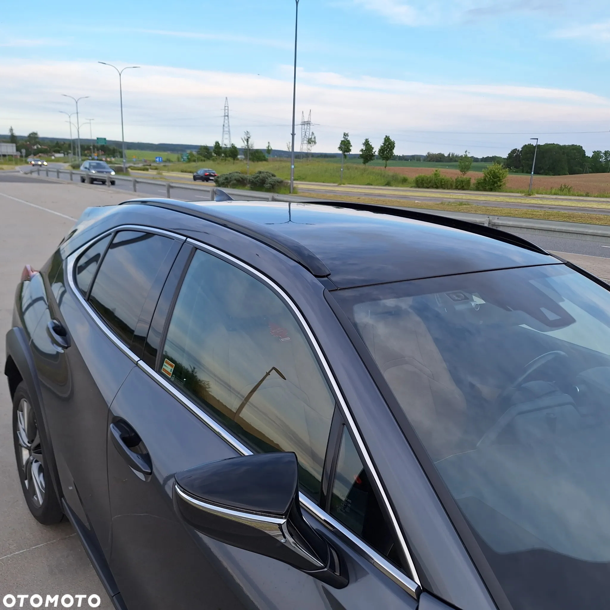 Lexus UX 250h GPF F Sport Design AWD - 8