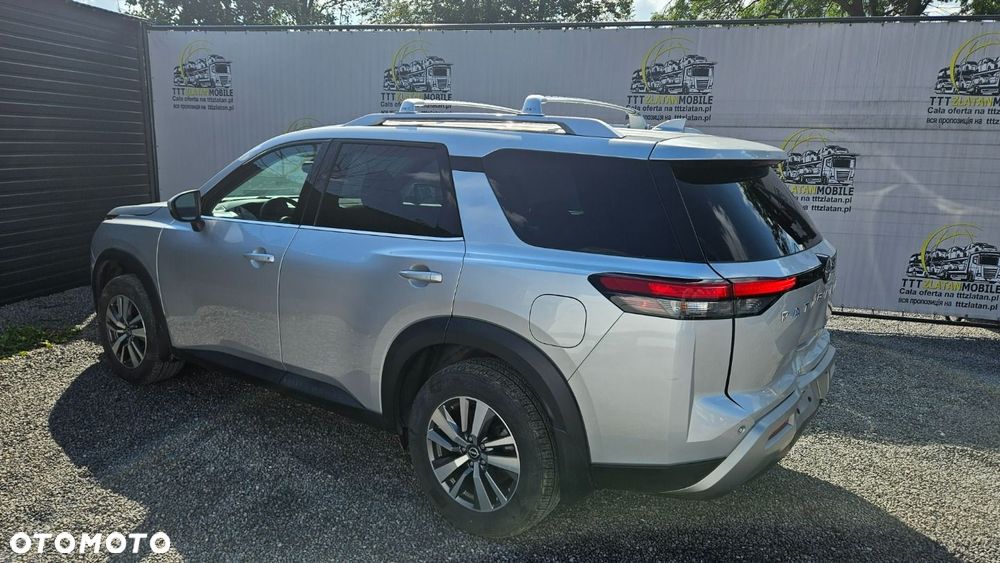 Nissan Pathfinder - 14