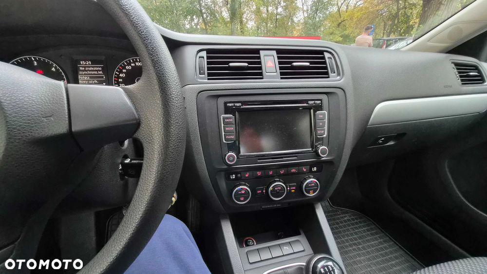 Volkswagen Jetta 2012 photo 3