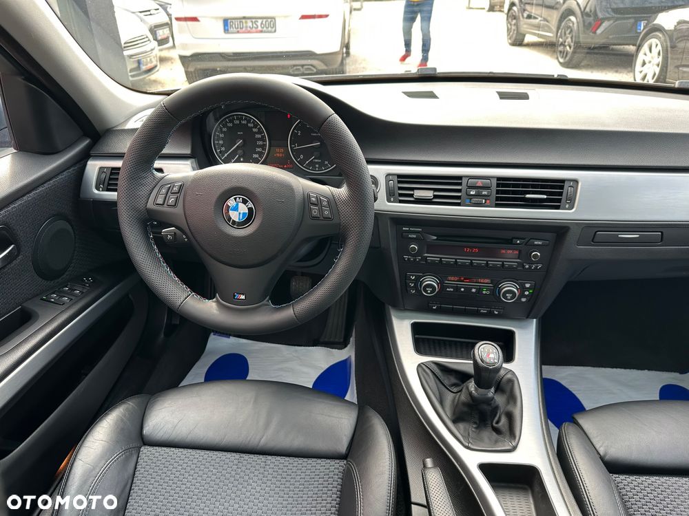 BMW Seria 3 320i Edition Exclusive - 23