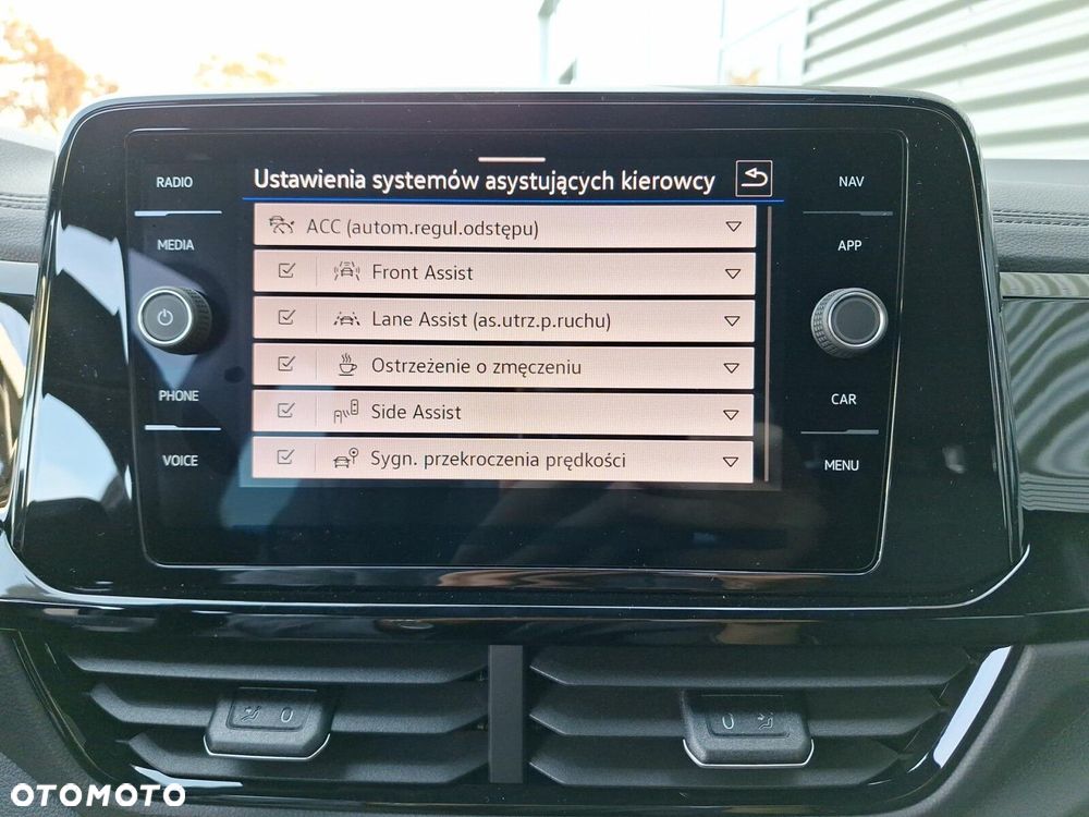 Volkswagen T-Roc - 38