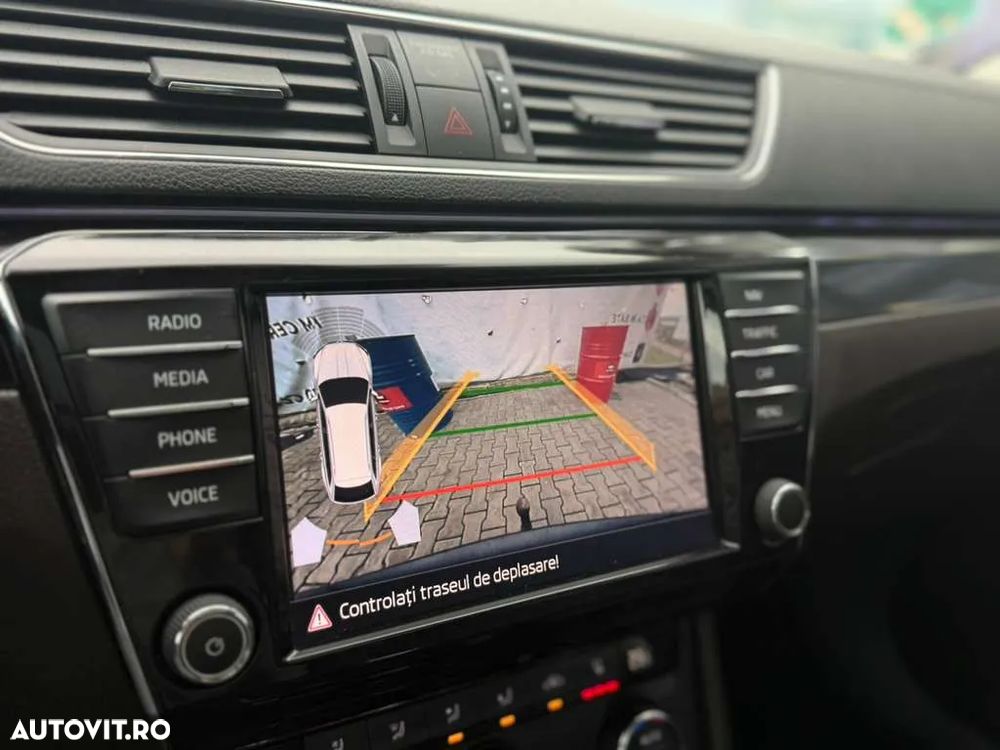 Skoda Superb Combi 2.0 TDI DSG Laurin & Klement - 29