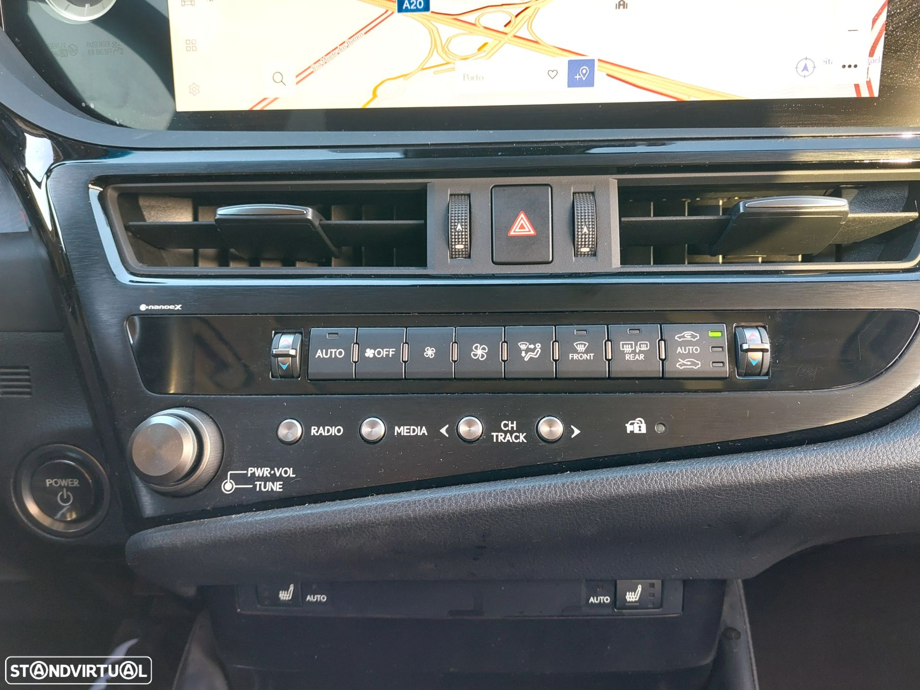Lexus ES 300h Sport - 18