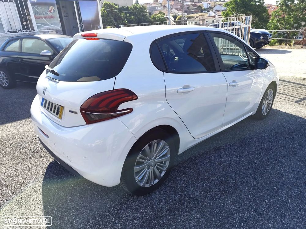 Peugeot 208 1.2 PureTech Style - 4