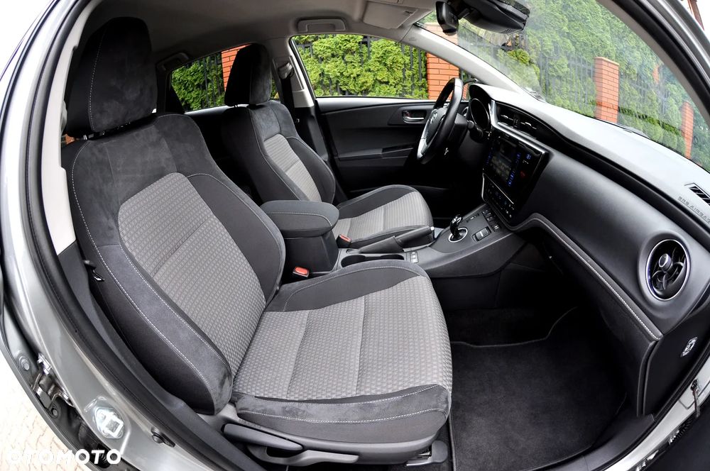 Toyota Auris - 25
