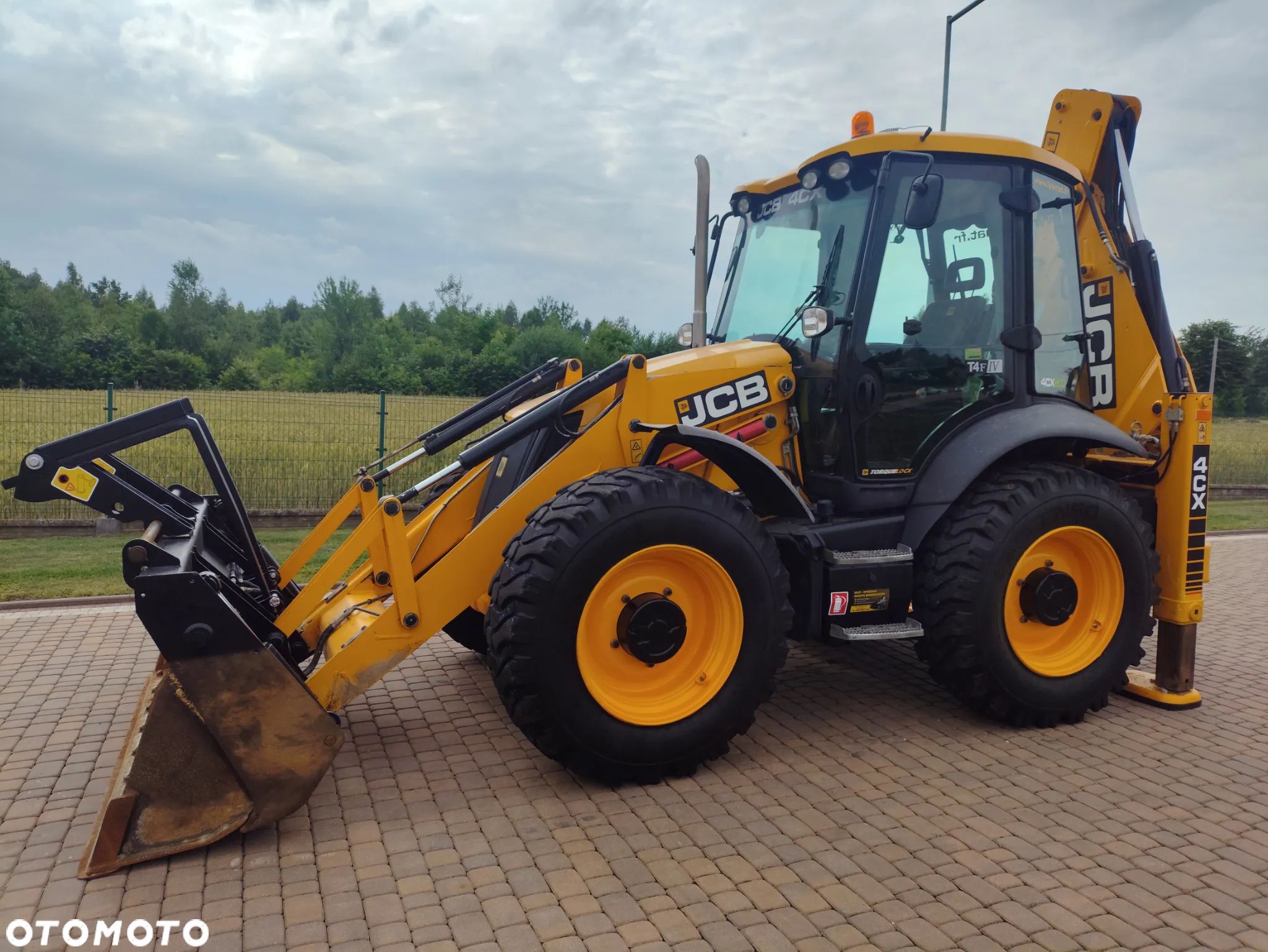 JCB 4CX / RÓWNE KOŁA / TORQUELOCK / POWERSHIFT / SPROWADZONA / - 1