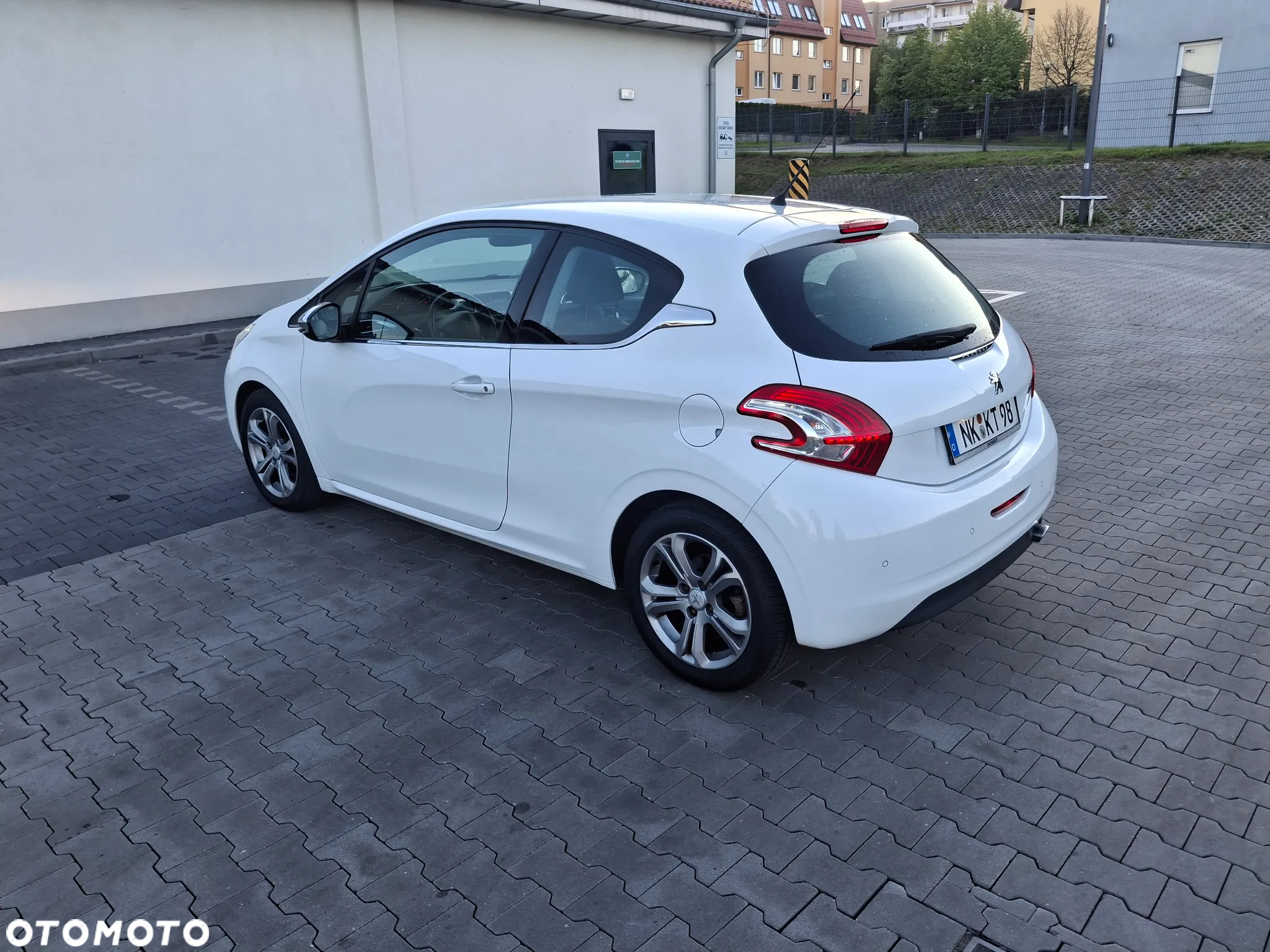 Peugeot 208 120 VTI Allure - 14