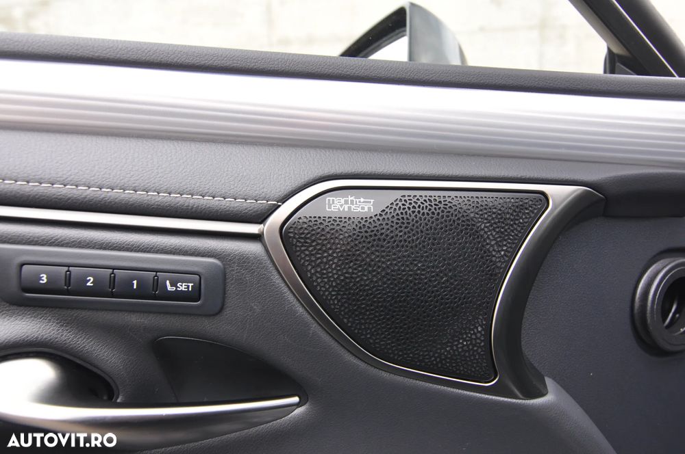 Lexus Seria ES 300h F Sport - 15