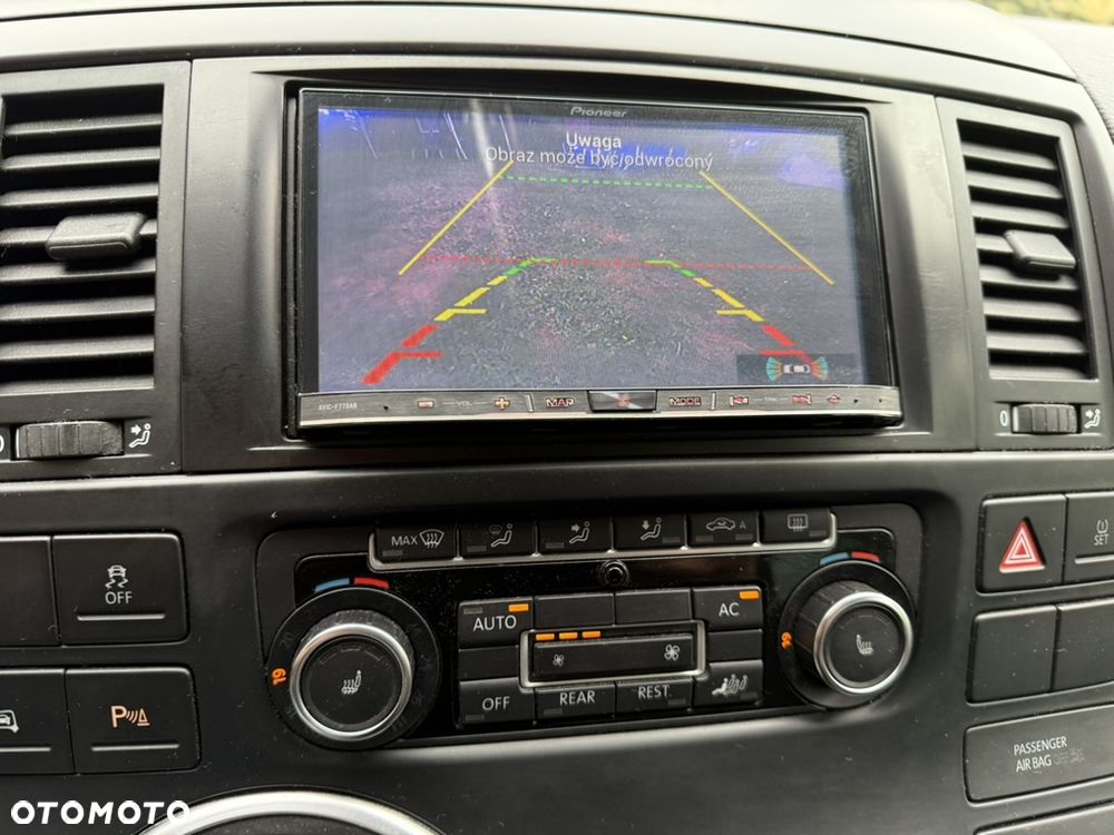 Volkswagen Multivan - 12