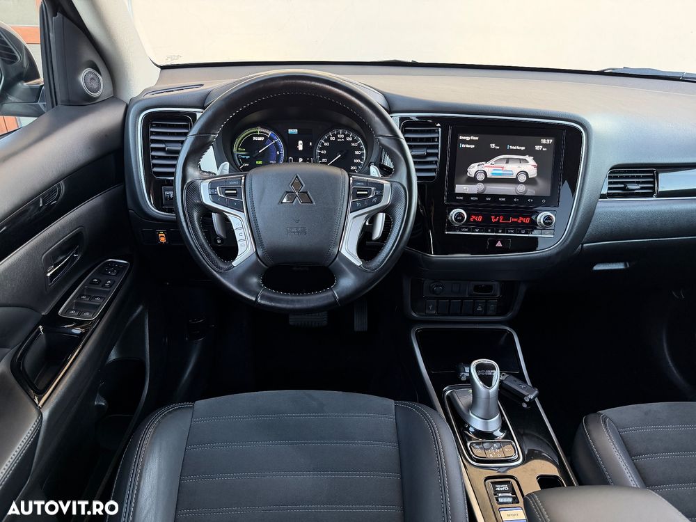 Mitsubishi Outlander - 34