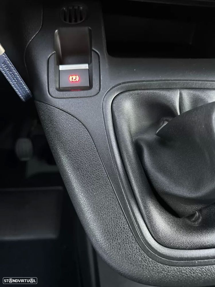 Peugeot partner 1.6hdi 3 lugares iva dedutivel - 36
