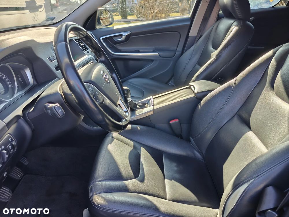 Volvo V60 D3 Momentum - 17