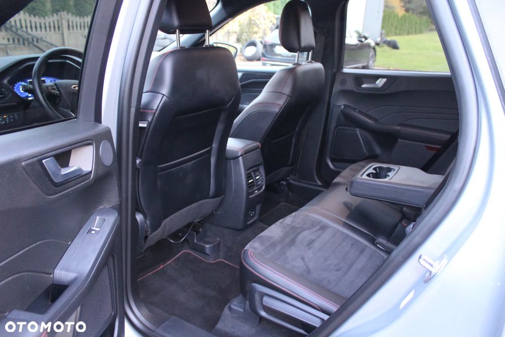 Ford Kuga - 12