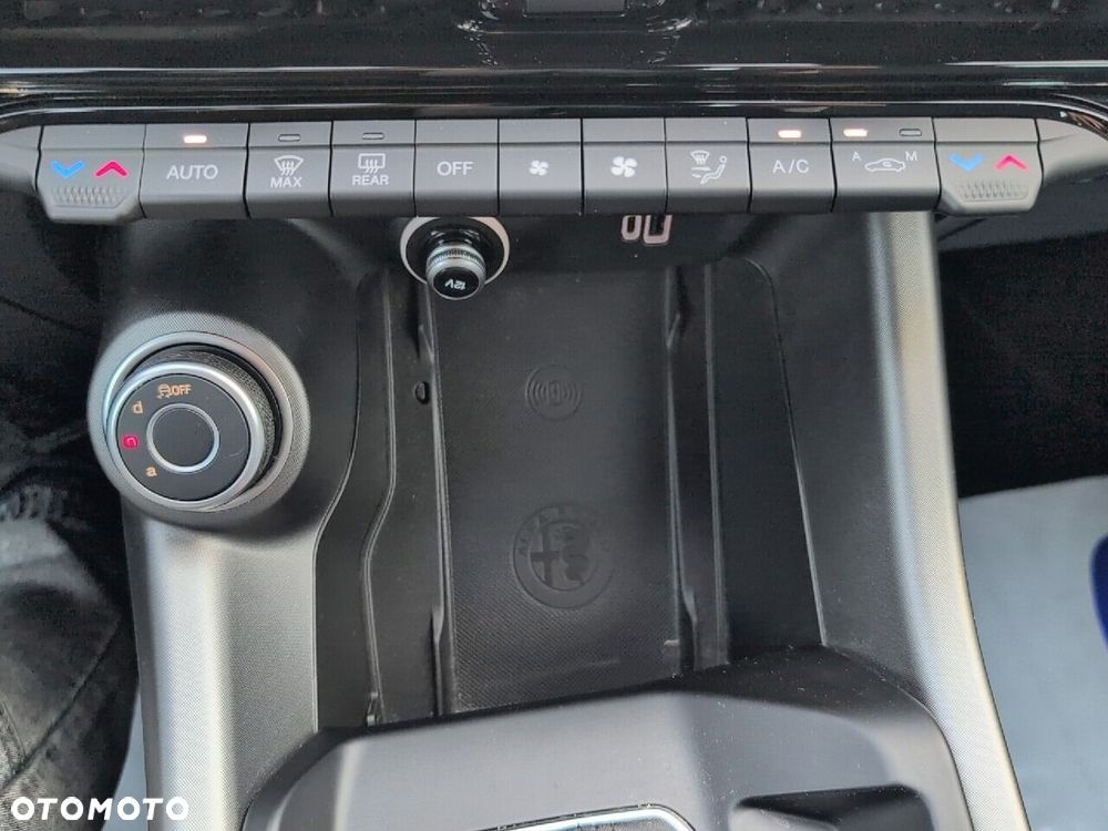 Alfa Romeo Tonale 1.3 PHEV Q4 TI - 18