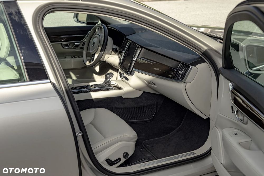 Volvo S90 T5 Momentum - 24
