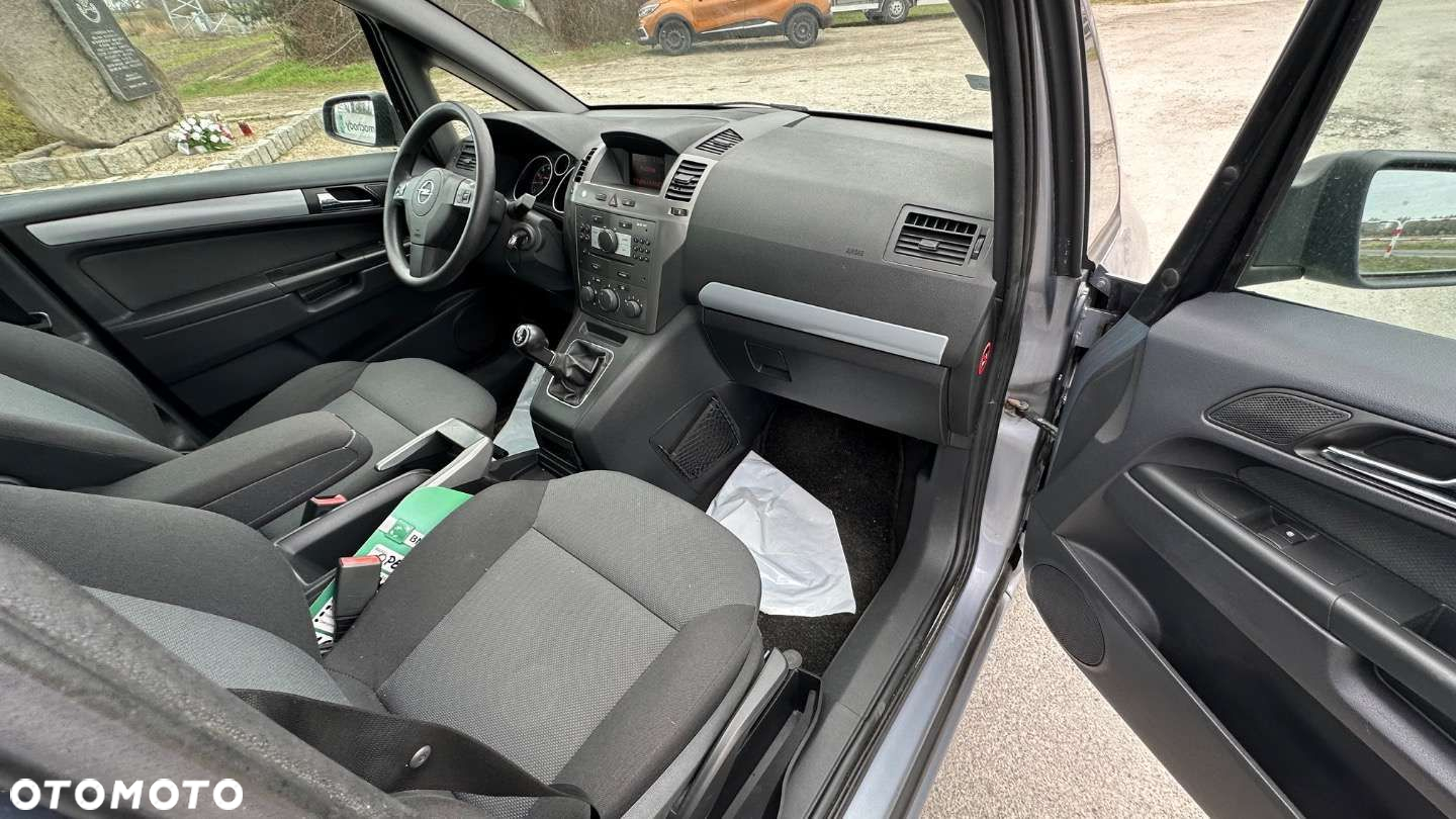 Opel Zafira 1.8 Essentia - 22